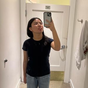 Meet your Posher, Elissa